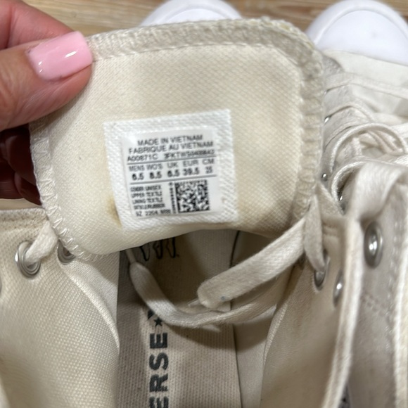 Converse High Top Lugged Leather Trainers - Picture 12 of 12